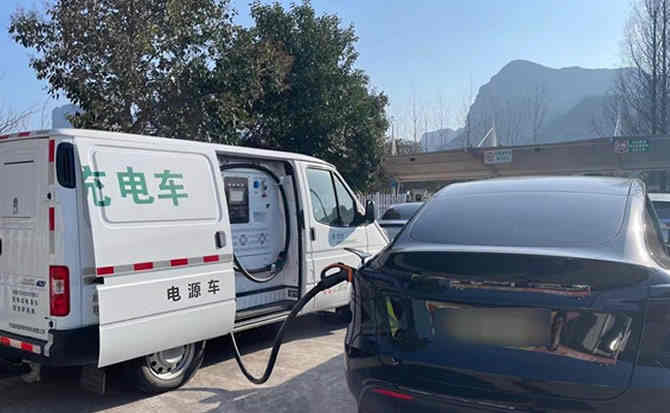 尼玛汽车搭电